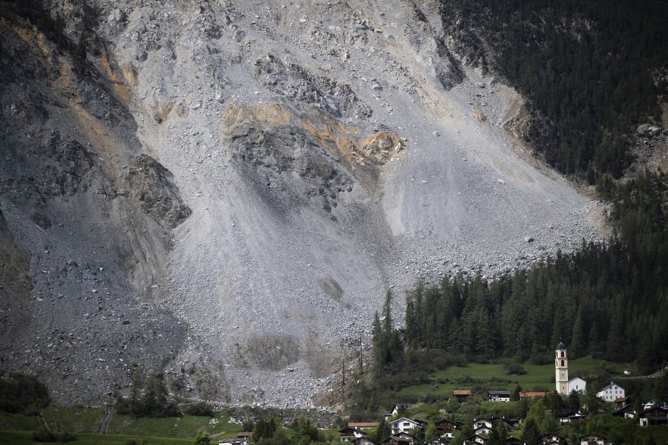 Odroni su sve bliže samom selu Brienz (Foto: EPA-EFE)