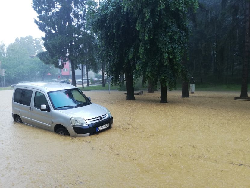 Vodostaji u Unsko-sanskom kantonu su u porastu, a meteorolozi predviđaju obilne kiše tokom poslijepodneva