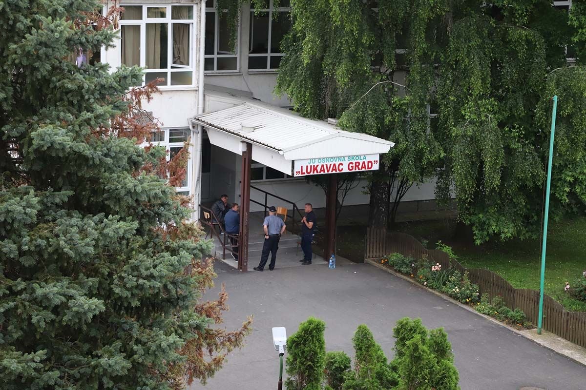Pucnjava u Osnovnoj školi Lukavac: Nastavnik teško povrijeđen, učenik uhapšen