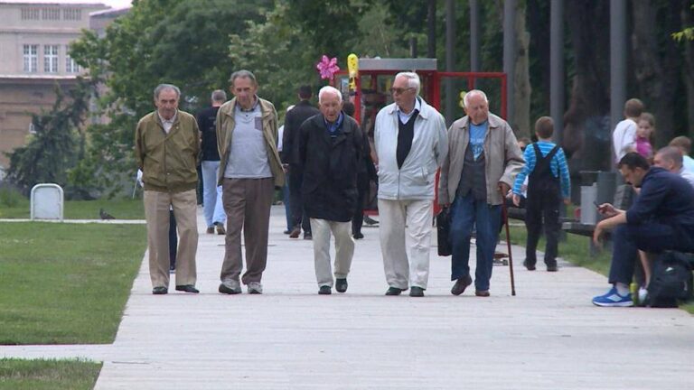 AKO NE URADE OVO Oko 10.000 penzionera u BiH od 1. maja ostaje bez zdravstvenog osiguranja!