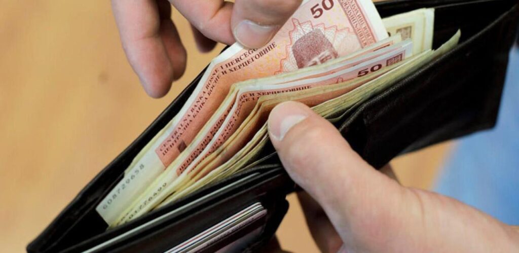 Prosječna neto plata u FBiH porasla na 1.594 KM: Rast od 16% u 2025. godini