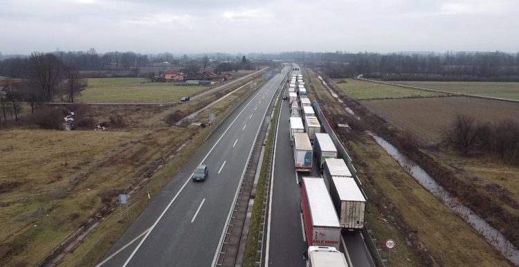 Privredna komora Republike Srpske apeluje na hitnu obustavu blokada – privreda trpi ogromnu štetu
