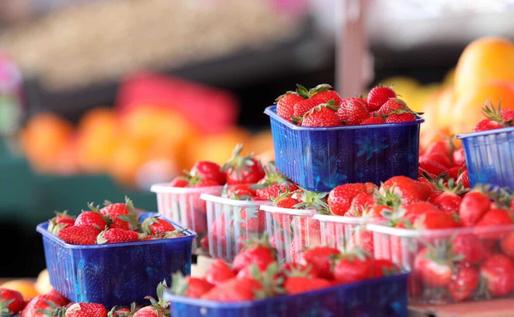 Domaće jagode 13 KM, uvozne 7 KM: Počela sezona, ali i dilema za kupce
