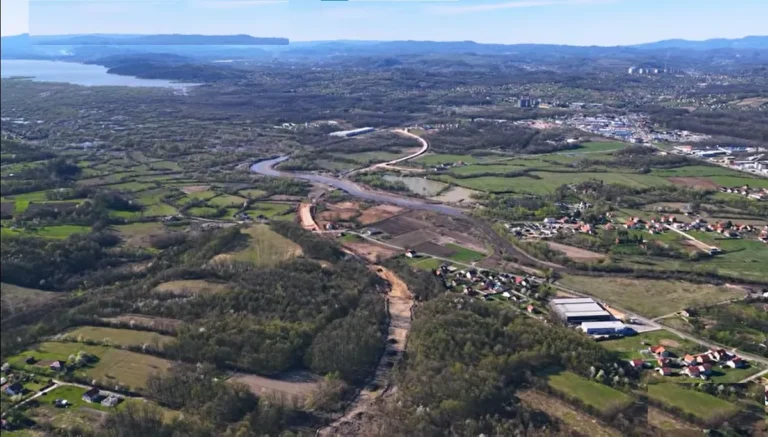 Gradi se prva dionica ceste između Sarajeva i Tuzle, pogledajte gradilište