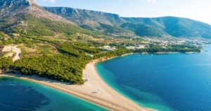 Na Jadranu hitno treba 95.000 radnika: Plate do 3.000 eura, a traže se svi