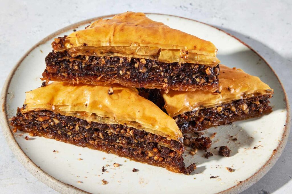 Baklava iz Živinica privukla pažnju društvenih mreža: Velika tepsija za 40 KM