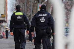 Nepoznata osoba ukrala bebu iz kolica i nestala bez traga