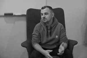 Preminuo Fuad Halilović (31): Heroj koji je djeci oboljeloj od raka vraćao osmijeh i samopouzdanje sa perikama