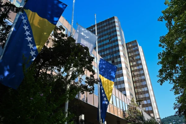 Ministar Lakić: Vlasnik je odbio rješenja Vlade, ali radnici Željezare nisu ostavljeni